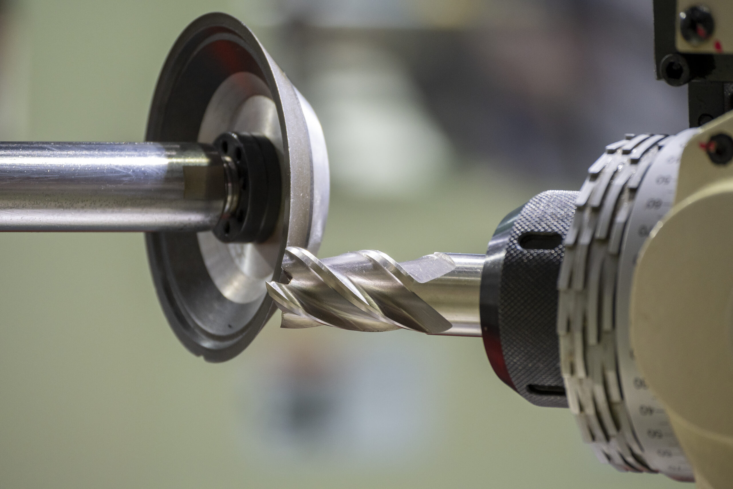 the cutting tool regrinding machine.